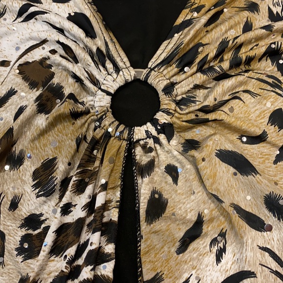 Essentials 2 layer leopard print top sz. 1X - Picture 3 of 3